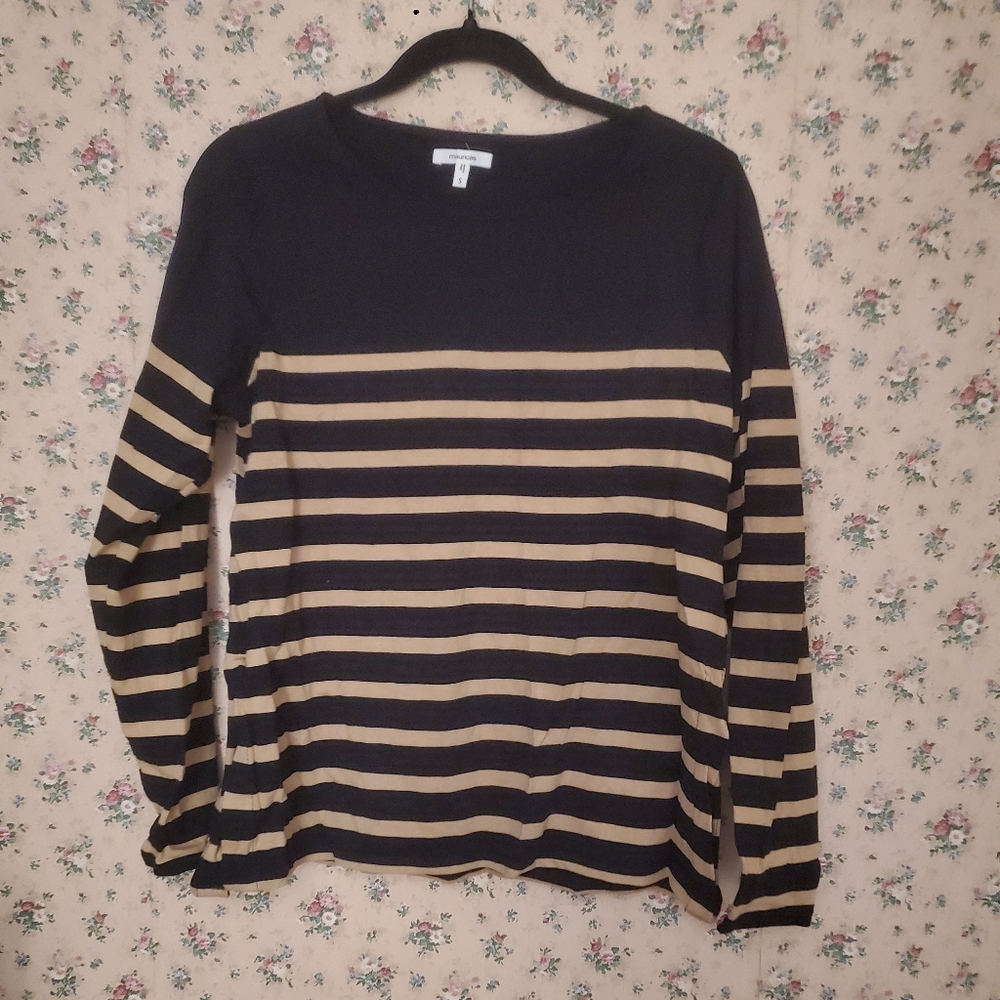 Maurices shirt